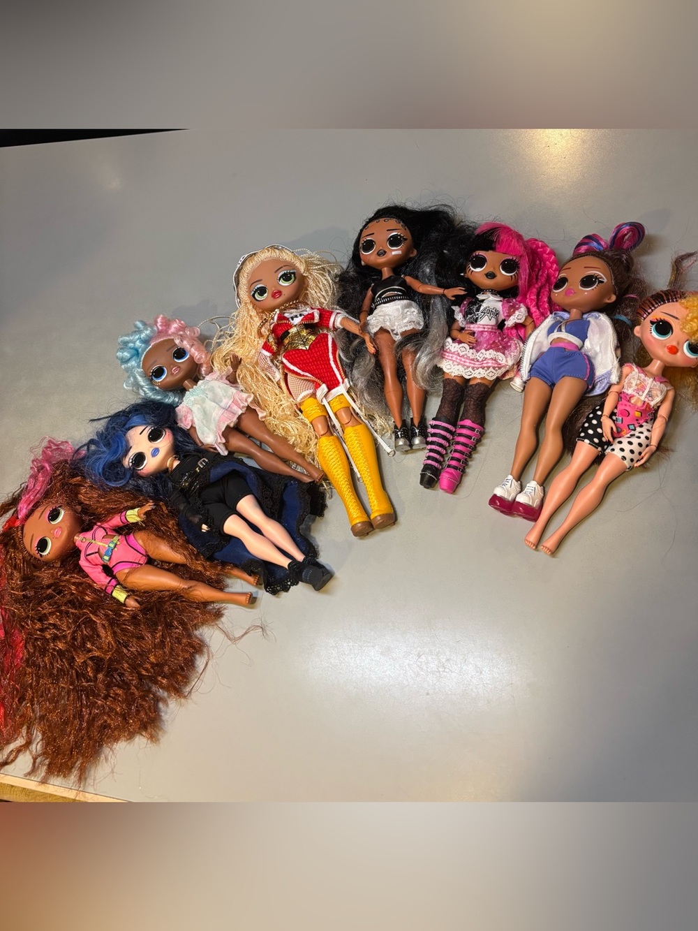 Lot of 8 LOL dolls&accessories